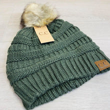 Load image into Gallery viewer, Fur Pom Beanie Unlined HAT43